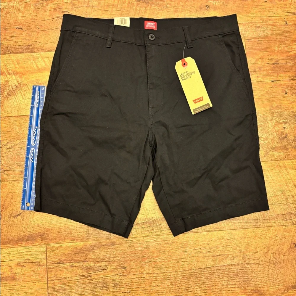 Men’s relaxed fit 8” chino shorts (khaki)